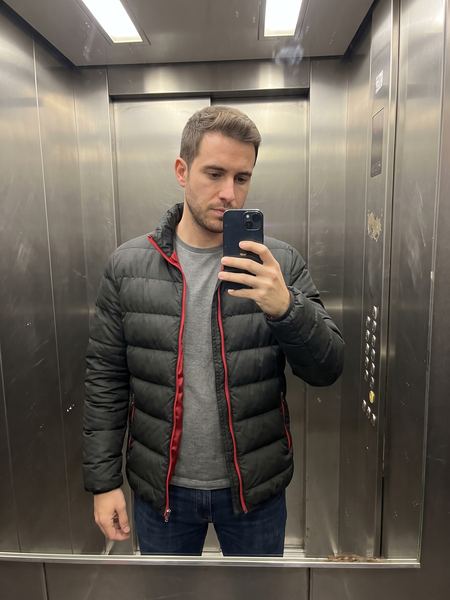 Cliente con la chaqueta